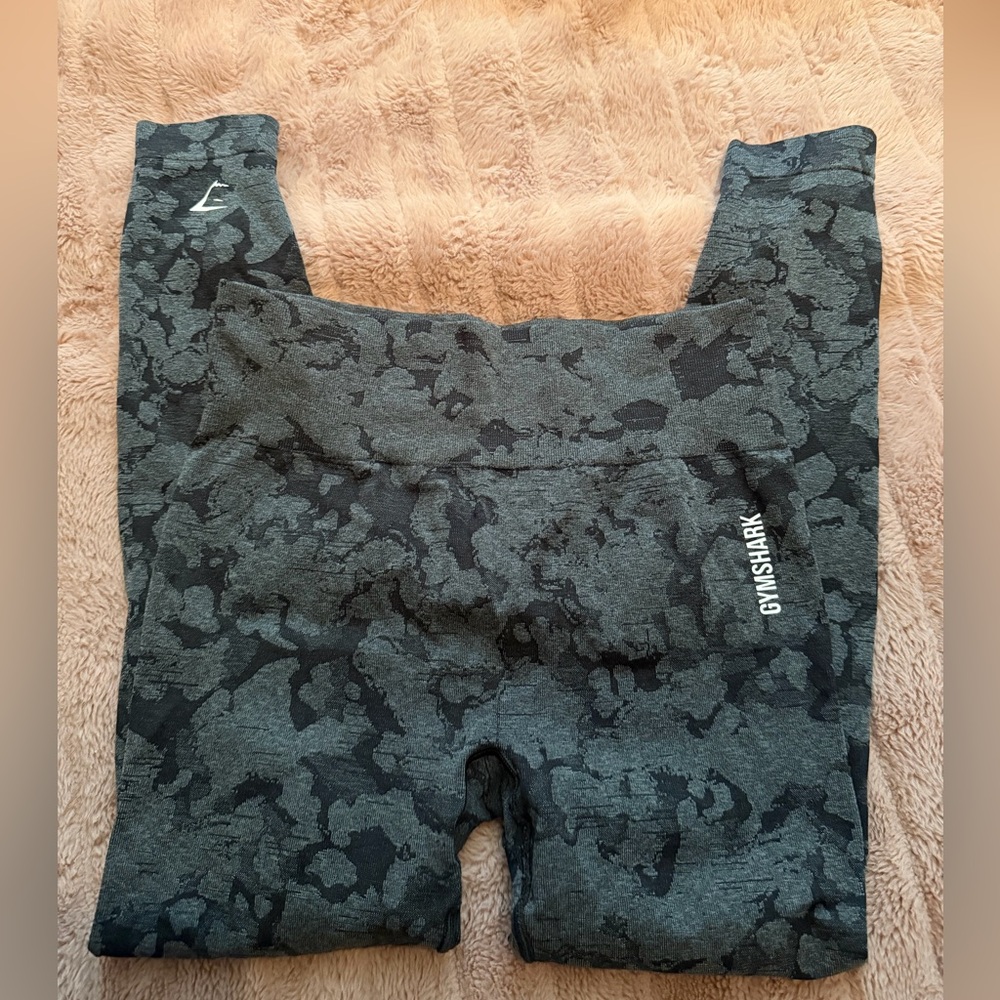 Gymshark black and grey camo leggings